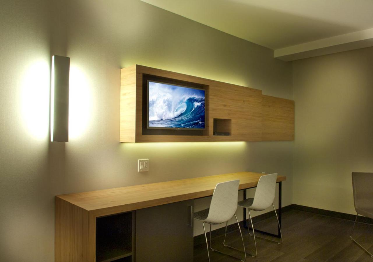 Ramada By Wyndham Laval Hotel Exterior photo